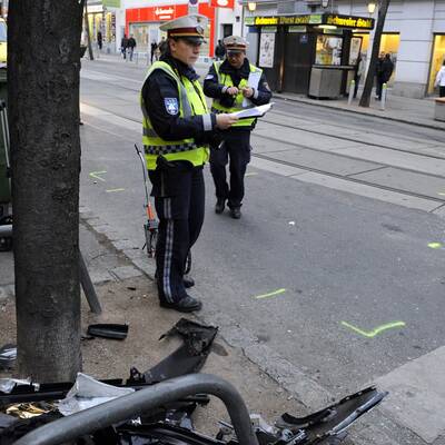 Polizeiautos krachten zusammen