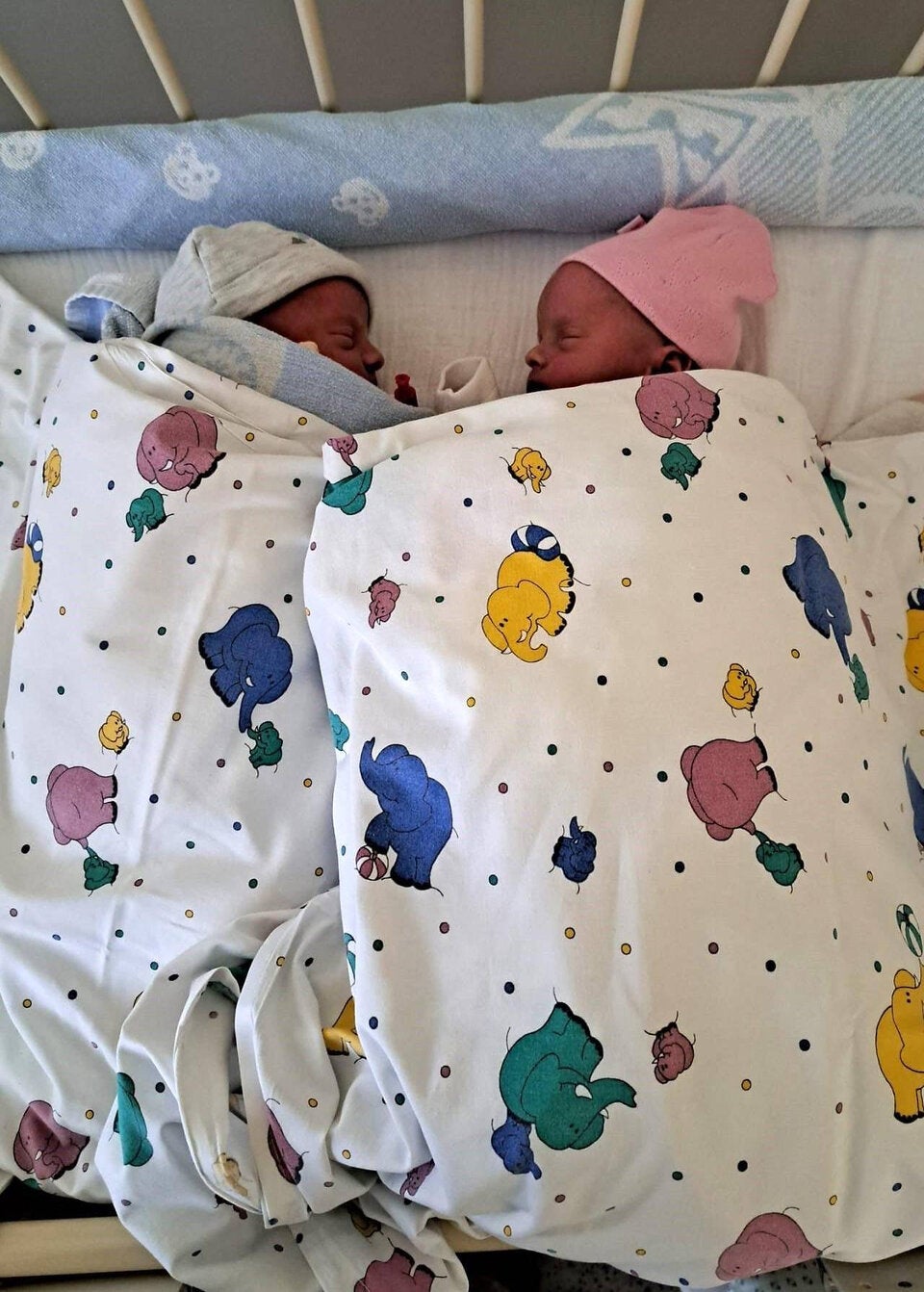 Neujahrsbabys: Zwillinge um 0.00 und 0.01 in Tulln geboren