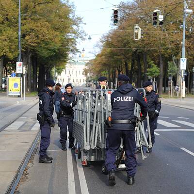 Leere vor dem Parlament