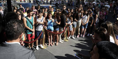 Rihanna-Fans belagern Hotel Sacher