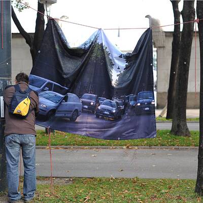 Leere vor dem Parlament