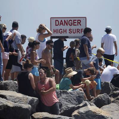 Ein Sanddamm an der Küste