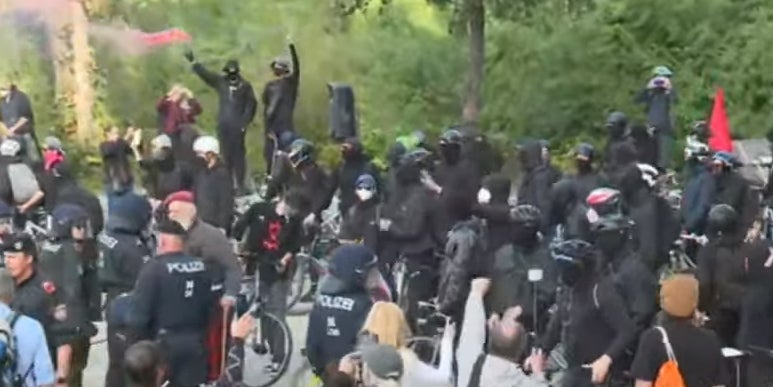 Tumulte am Rande der Corona-Demo in Wien