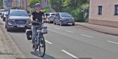Gefahr f&uuml;r Radfahrer auf der Stra&szlig;e.