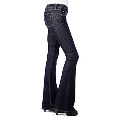 Schlaghosen sind wieder in