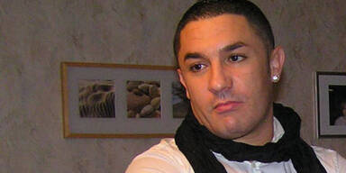 Algerier fesselte Frau und floh mit Kind