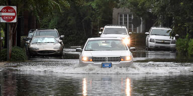Jahrtausend-Regen setzt USA unter Wasser