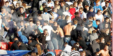 Ausschreitungen: Derby in Zürich abgebrochen 