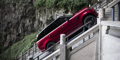 Range Rover bezwingt unfassbare Treppe