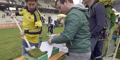 Rapid-Fans stürmen St. Hanappi
