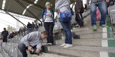 Rapid-Fans stürmen St. Hanappi