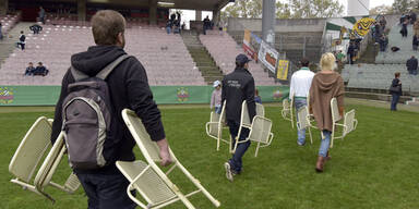 Rapid-Fans stürmen St. Hanappi