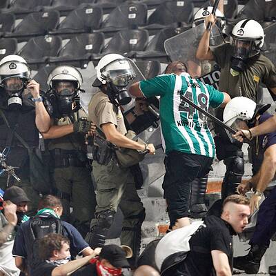 Fanausschreitungen bei PAOK vs. Rapid