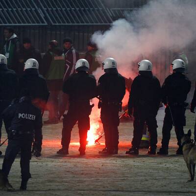 Rapid-Fans rasten in Mattersburg aus