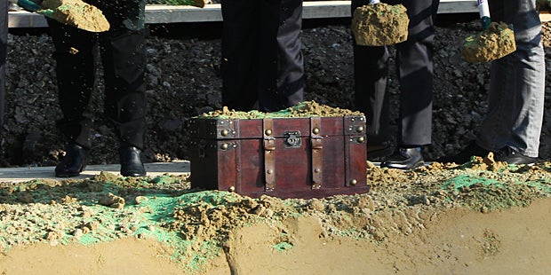 Was wurde unter Allianz-Stadion vergraben?