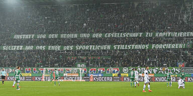 Rapid-Chaos: Wut-Plakate und Pfiffe