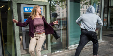 raub&uuml;berfall raub steheln diebstahl &uuml;berfall