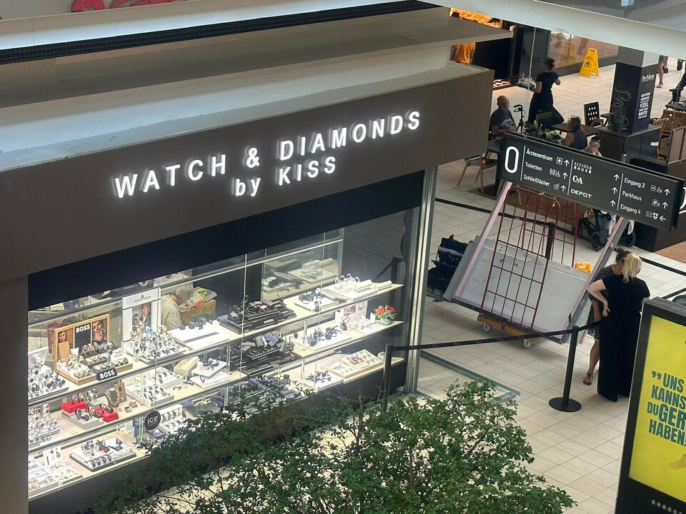 Rammbock-Bande rast mit Auto ins Donauzentrum: Protokoll des Coups