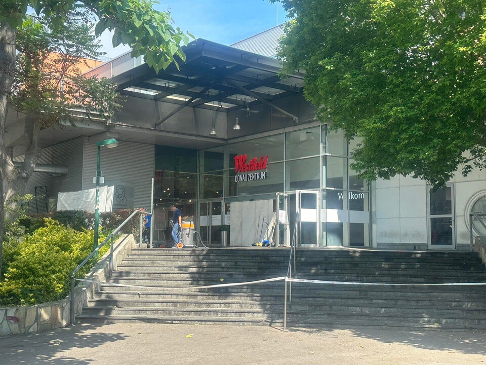 Rammbock-Bande rast mit Auto ins Donauzentrum: Protokoll des Coups