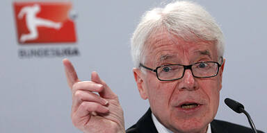 Farb-Attacke auf Liga-Boss Rauball