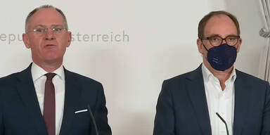 Gesundheitsminister Rauch trat mit Maske vor die Medienvertreter