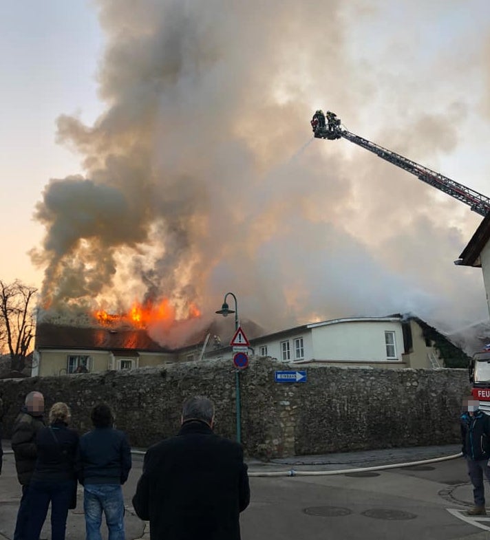 Polizei-Inspektion & Hotel in Perchtoldsdorf brannten