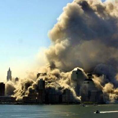 8 Jahre nach dem Unglück ist der Ort an dem die Twin Towers standen noch immer eine Baustelle. (c) AP
