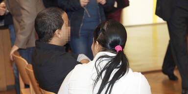 Rabeneltern  qu&auml;lten ihr  kleines Baby