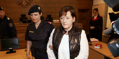 "Helmi" mit  Hasen-Messer  erstochen