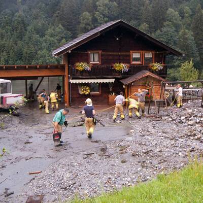 Nach einem heftigen Unwetter ist die Straße nach Rauris gesperrt.