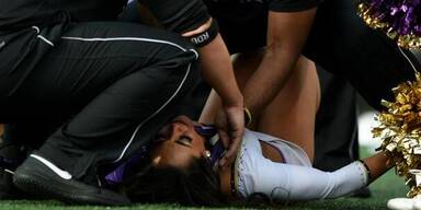 Cheerleaderin st&uuml;rzt sehr schwer