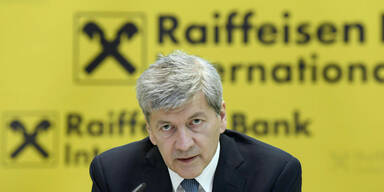 Raiffeisen-Ausstieg aus Russland: "Eine Bank ist kein Würstelstand"