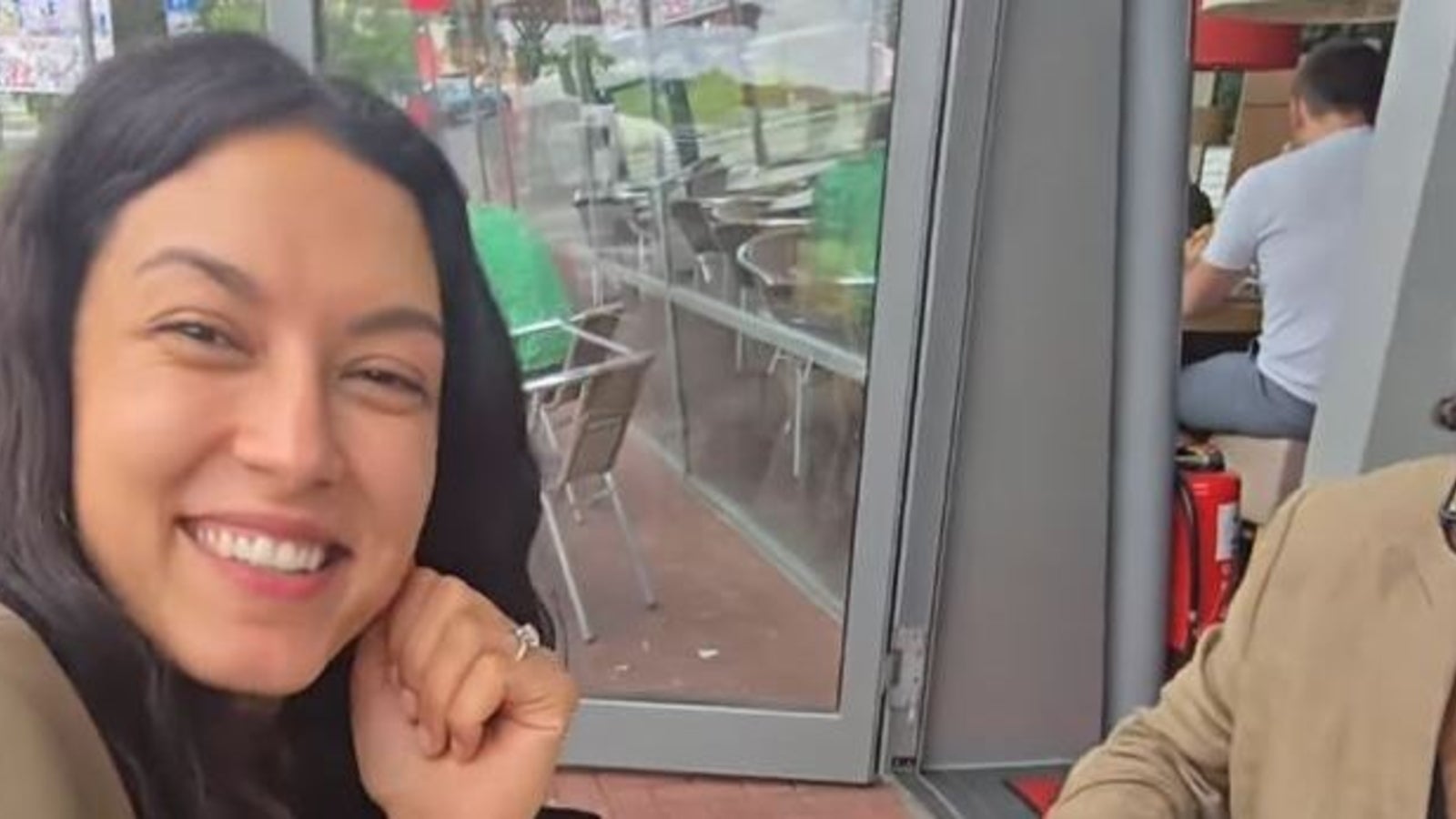 Amandavais erothots she delivered as expected, unsure if I