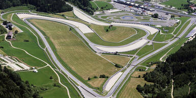 Unfall auf Red Bull Ring: Reifen trifft Frau (29) - schwer verletzt