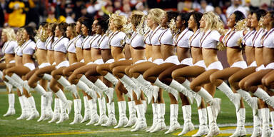 Cheerleader zu Escort-Service gezwungen