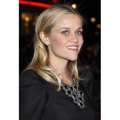 Feines Funkeln am Ohr