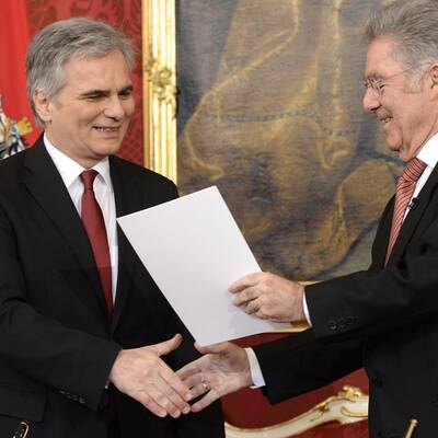 Unterzeichnung des Regierungsprogramms