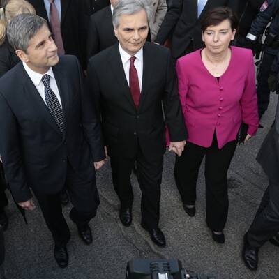 Unterzeichnung des Regierungsprogramms