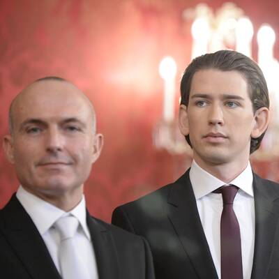 Unterzeichnung des Regierungsprogramms