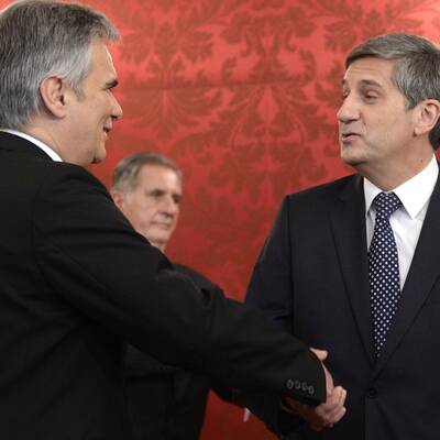 Unterzeichnung des Regierungsprogramms