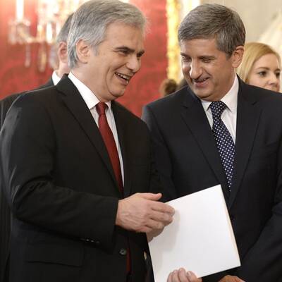 Unterzeichnung des Regierungsprogramms