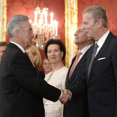 Unterzeichnung des Regierungsprogramms