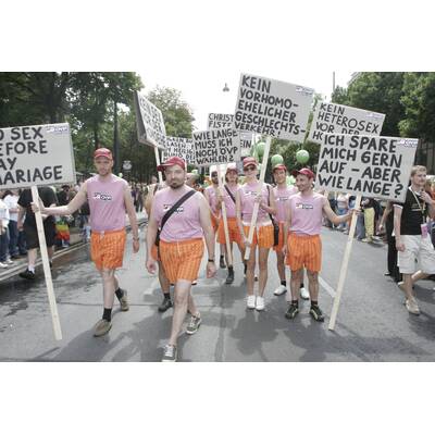 Tausende feiern Homosexuellen- und Transgender-Demo.