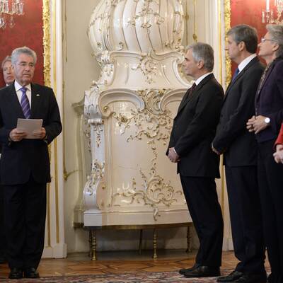 Die Regierung tritt zurück...