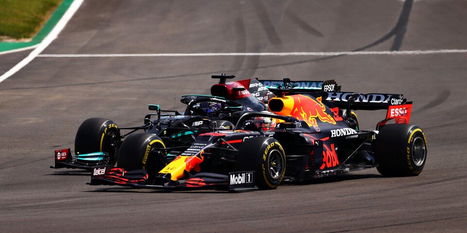 Formel 1 Rennen in Portimao - Zweikampf Hamilton und Verstappen