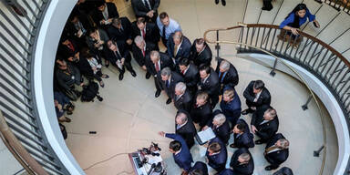 Eklat im US-Kongress: Republikaner st&uuml;rmen Sitzungssaal