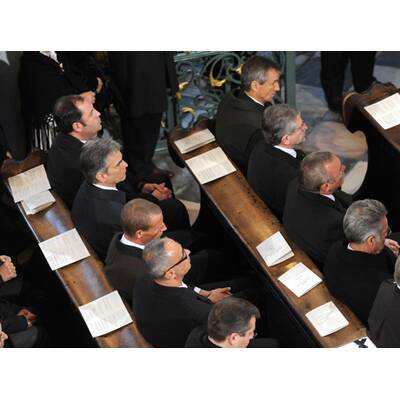 Politik und Prominenz trauern um Haider