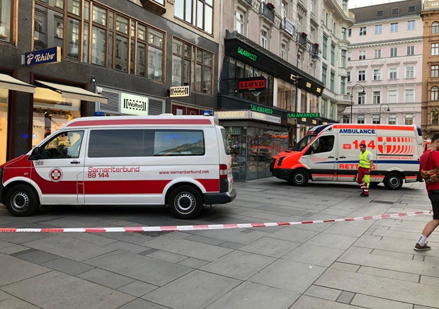 CO-Alarm: Großaufgebot an Einsatzkräften am Kohlmarkt