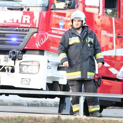 Krankenwagen blieb im Schlamm stecken