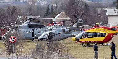 150 Tote: Urlaubs-Jet crasht in Alpen